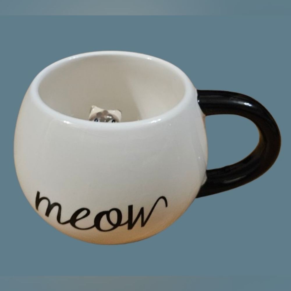 World Market Suprise Meow Coffee Mug with Siamese Cat Inside